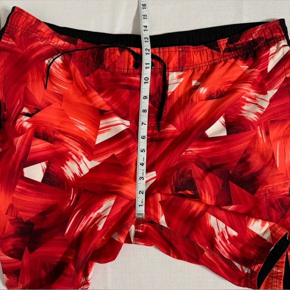 Nike Men’s Swim Trunks Board Shorts Red Black Abstract Size XL - Picture 9 of 13